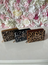 Load image into Gallery viewer, Leopard Print Tote Purses