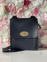 Load image into Gallery viewer, Twist Lock Flap Over Crossbody Bag