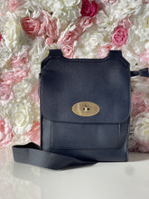Load image into Gallery viewer, Twist Lock Flap Over Crossbody Bag