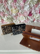 Load image into Gallery viewer, Leopard Print Tote Purses