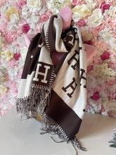 Load image into Gallery viewer, H Detail Scarf - Various Colours