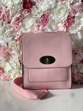Load image into Gallery viewer, Twist Lock Flap Over Crossbody Bag
