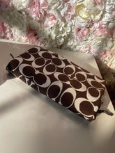Load image into Gallery viewer, C Detail Scarf - Various Colours