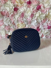 Load image into Gallery viewer, Single Zip Bee Crossbody Bag
