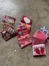 Load image into Gallery viewer, Beaded Coin Purses - Various Styles