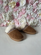 Load image into Gallery viewer, Faux Sheepskin Stitch Slippers