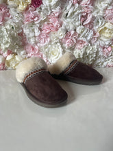 Load image into Gallery viewer, Faux Sheepskin Stitch Slippers