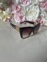 Load image into Gallery viewer, Chain Detail Sunglasses