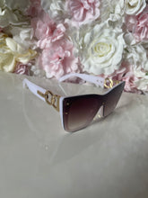Load image into Gallery viewer, Chain Detail Sunglasses