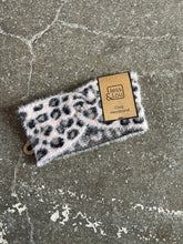Load image into Gallery viewer, Cosy Leopard Headbands