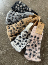 Load image into Gallery viewer, Leopard Print Soft Fingerless Gloves