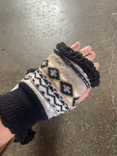 Load image into Gallery viewer, Nordic Sherpa Fingerless Gloves