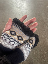 Load image into Gallery viewer, Nordic Sherpa Fingerless Gloves