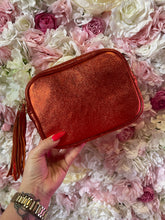 Load image into Gallery viewer, Metallic Leather Crossbody Bag